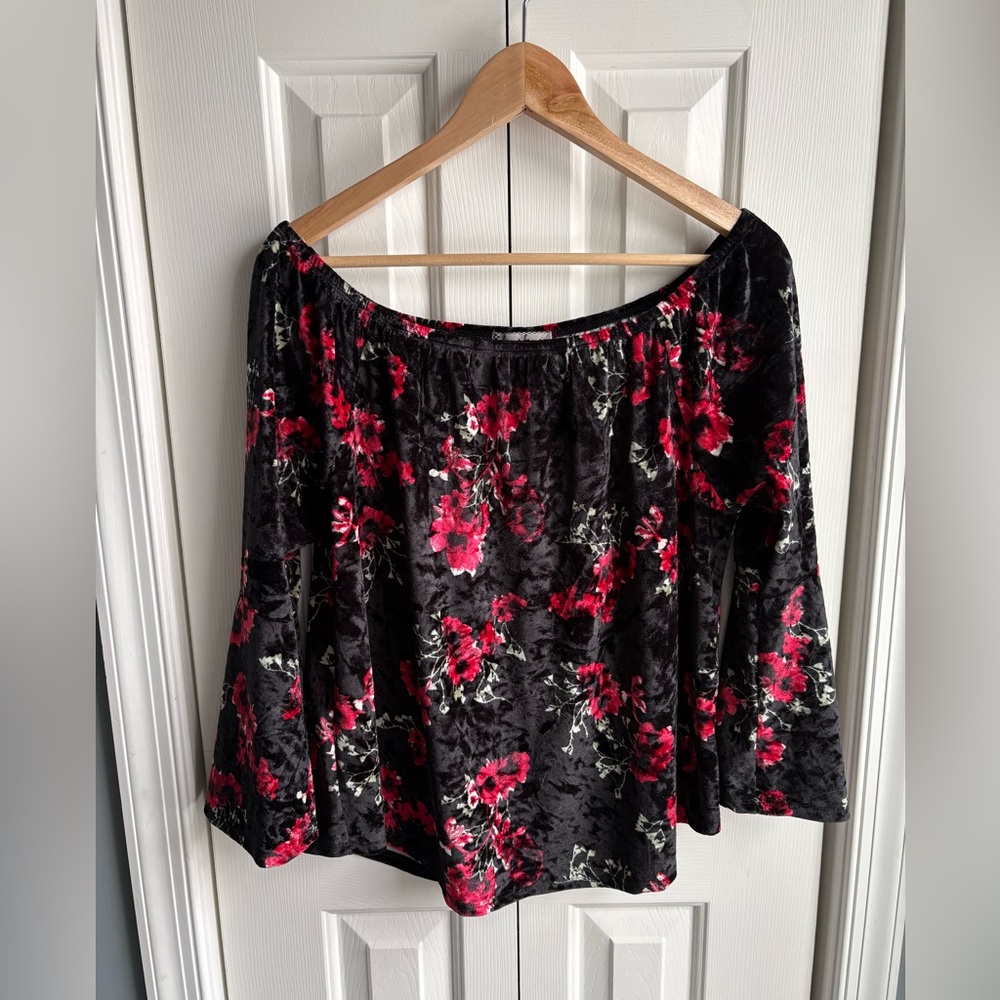 Crave Fame Womens Black Floral Velvet Top Bell Sleeve Whimsigoth Size Large